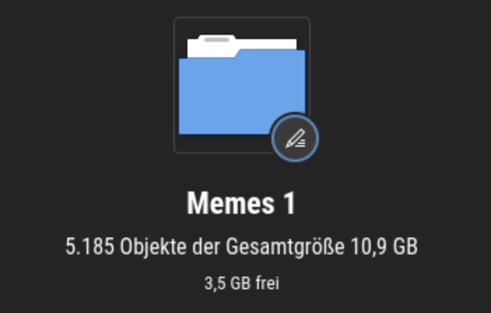 Memes folder containing over 5000 items, occupying 10.9 gb in total.
